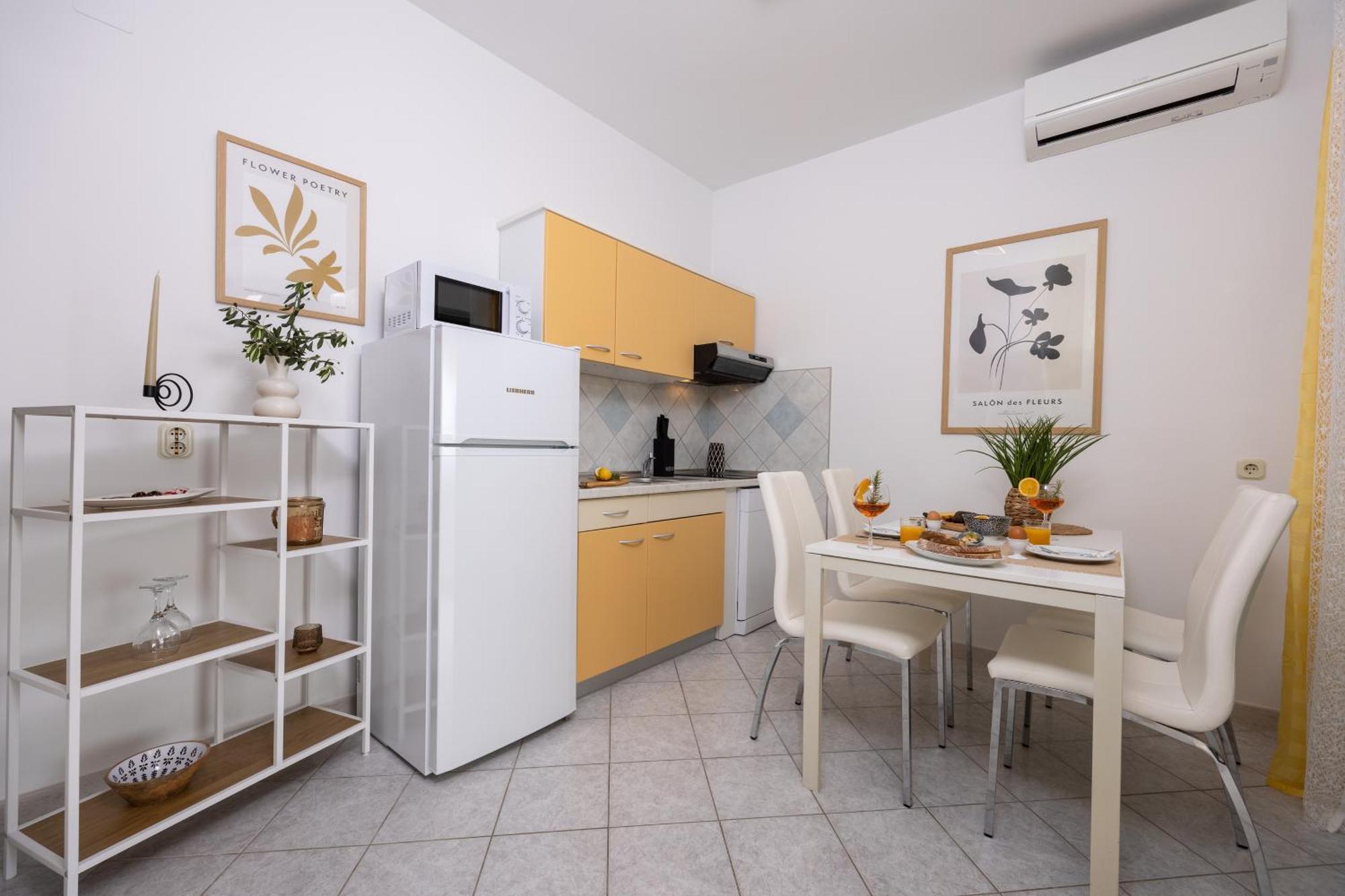 Apartments Stomarica Brela Cameră foto